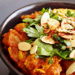 Warm and Spicy Saffron Chicken with Apricots