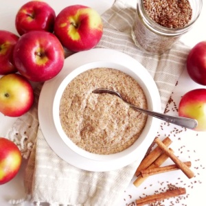 Apple and Flax Seed Porridge